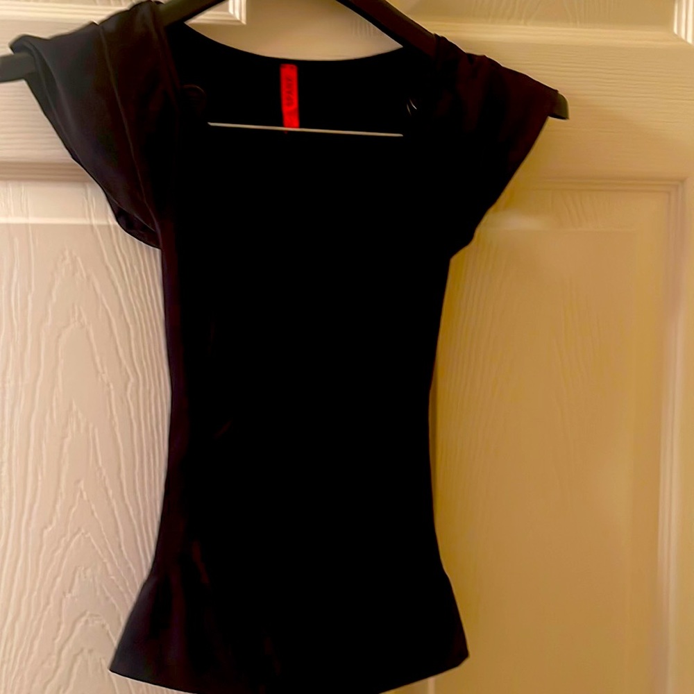 Spandex brand size small cap sleeves shirt great under a blazer or never wore
